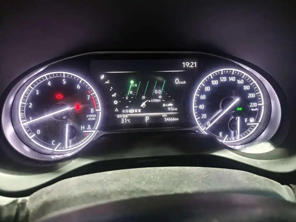 Toyota Harrier — фото 6