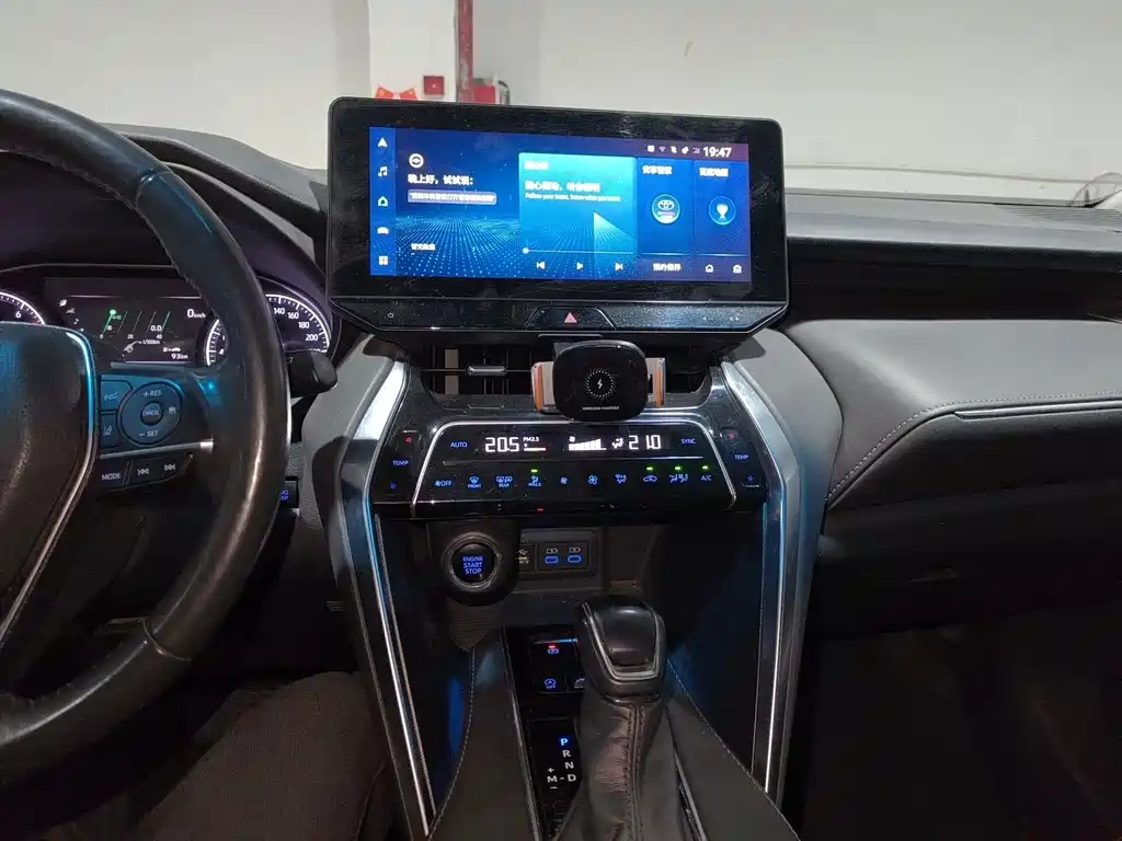 Toyota Harrier — фото 8