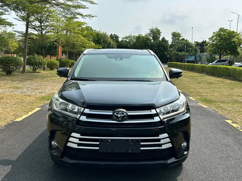 Toyota Highlander — фото 2