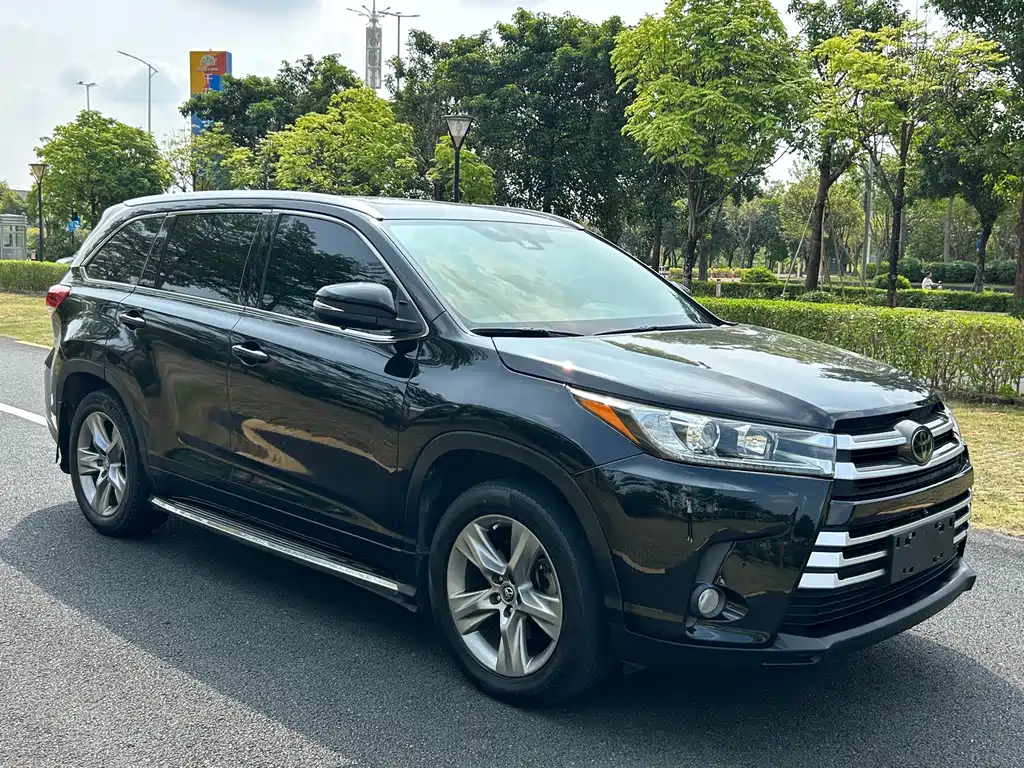 Toyota Highlander — фото 3