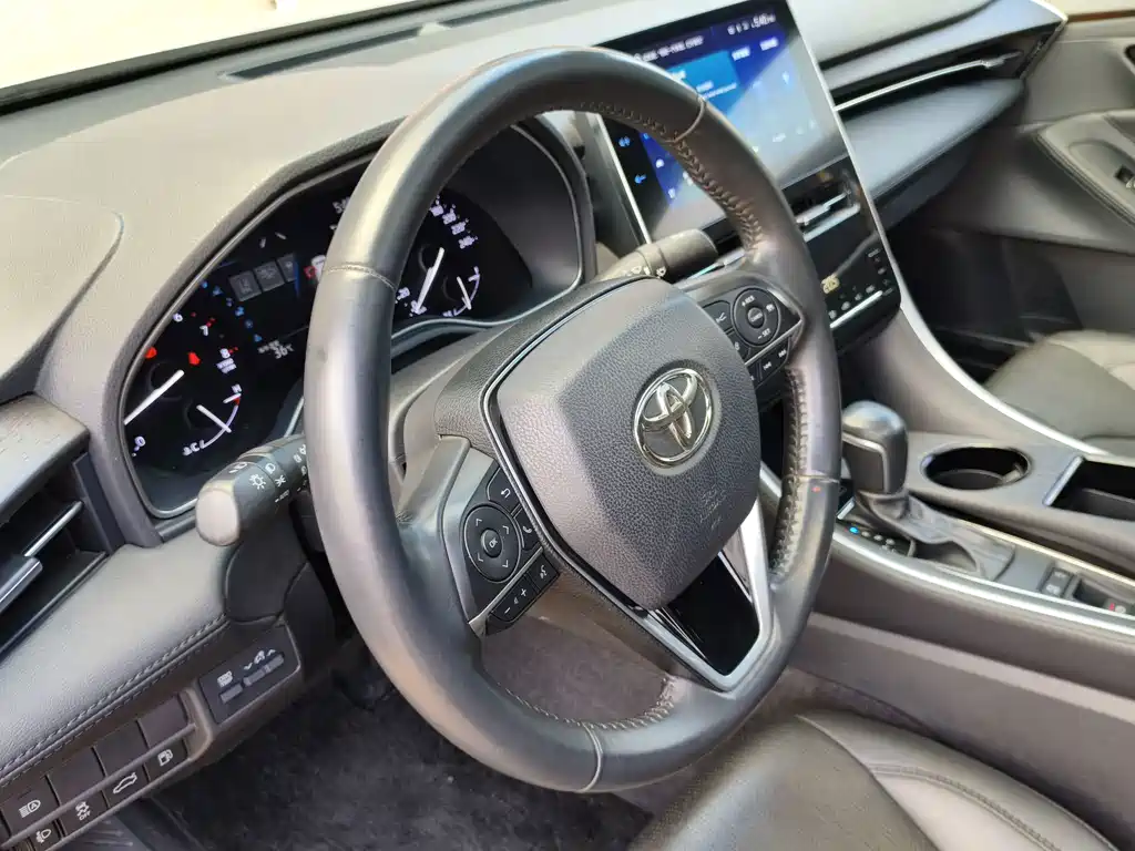 Toyota Avalon — фото 15