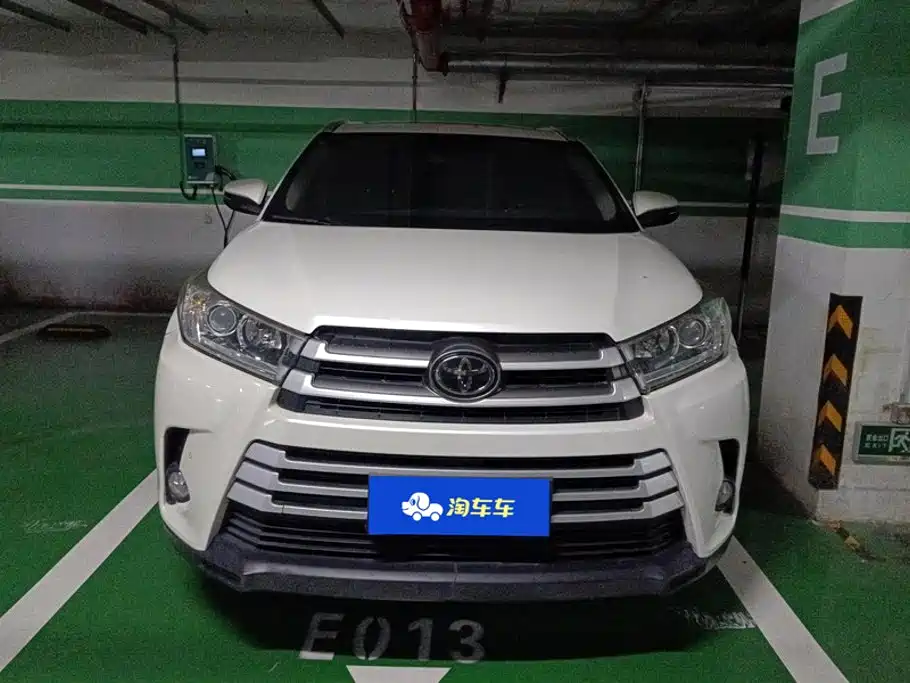 Toyota Highlander — фото 2