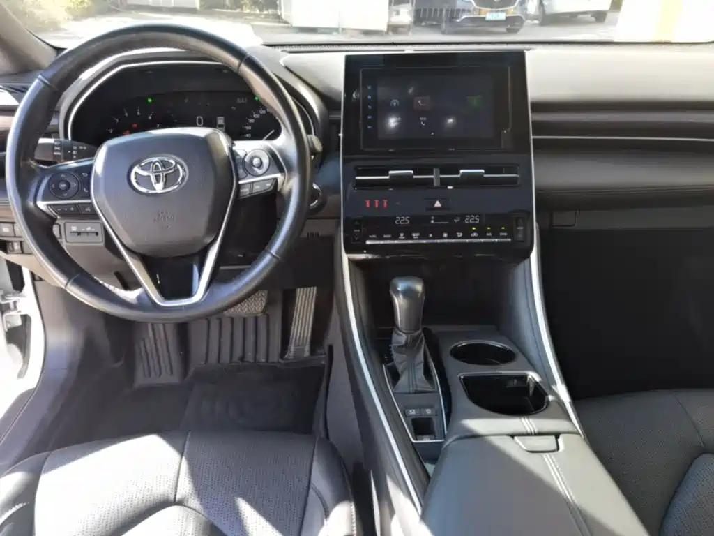 Toyota Avalon — фото 10