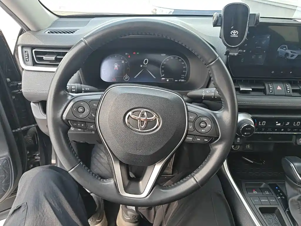 Toyota Wildlander — фото 11