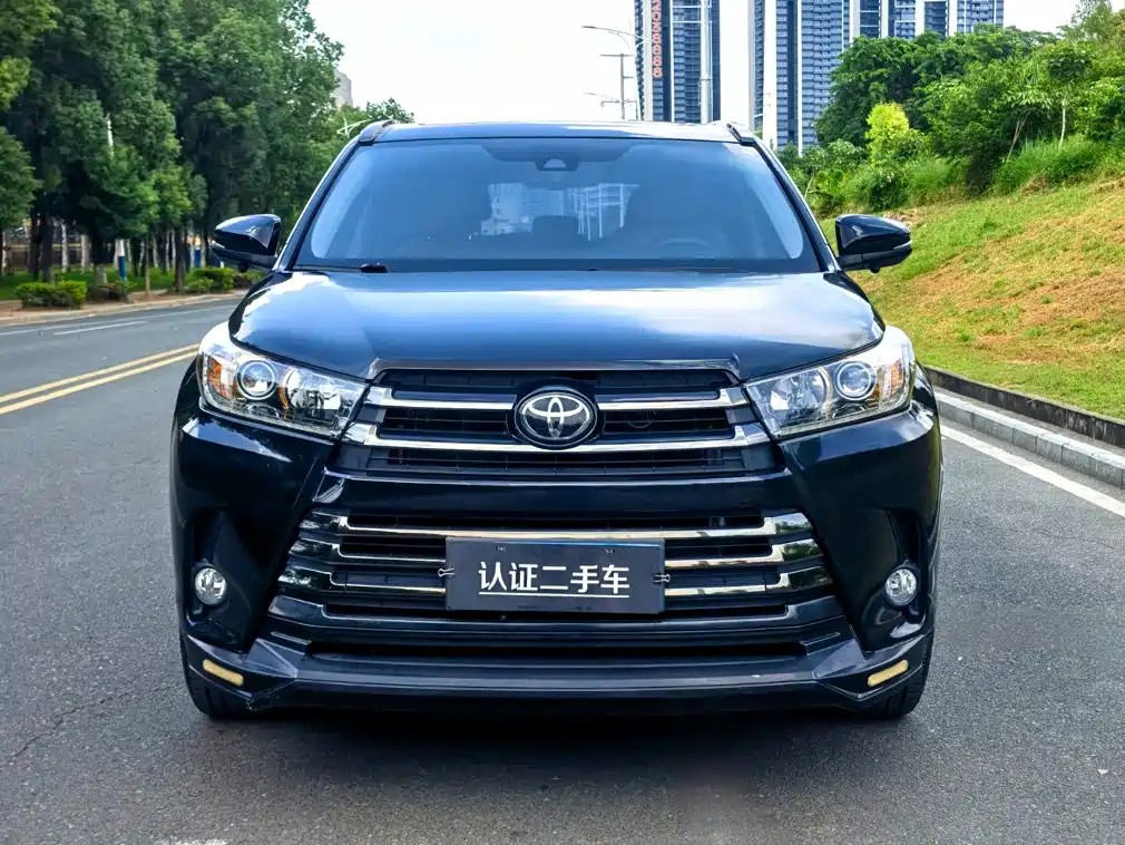 Toyota Highlander — фото 2