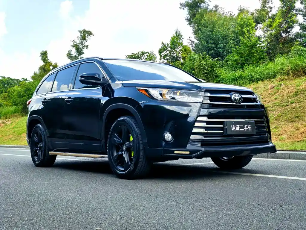 Toyota Highlander — фото 3