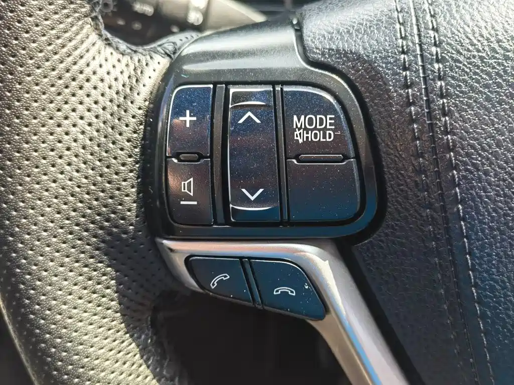 Toyota Highlander — фото 22