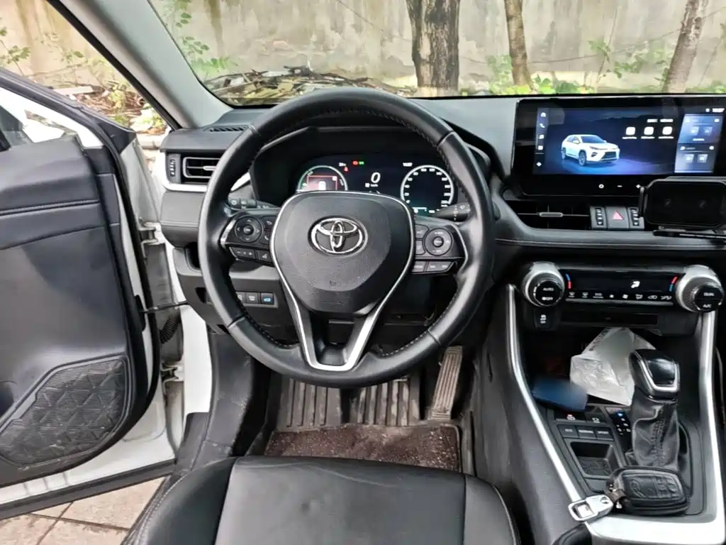 Toyota Wildlander — фото 11