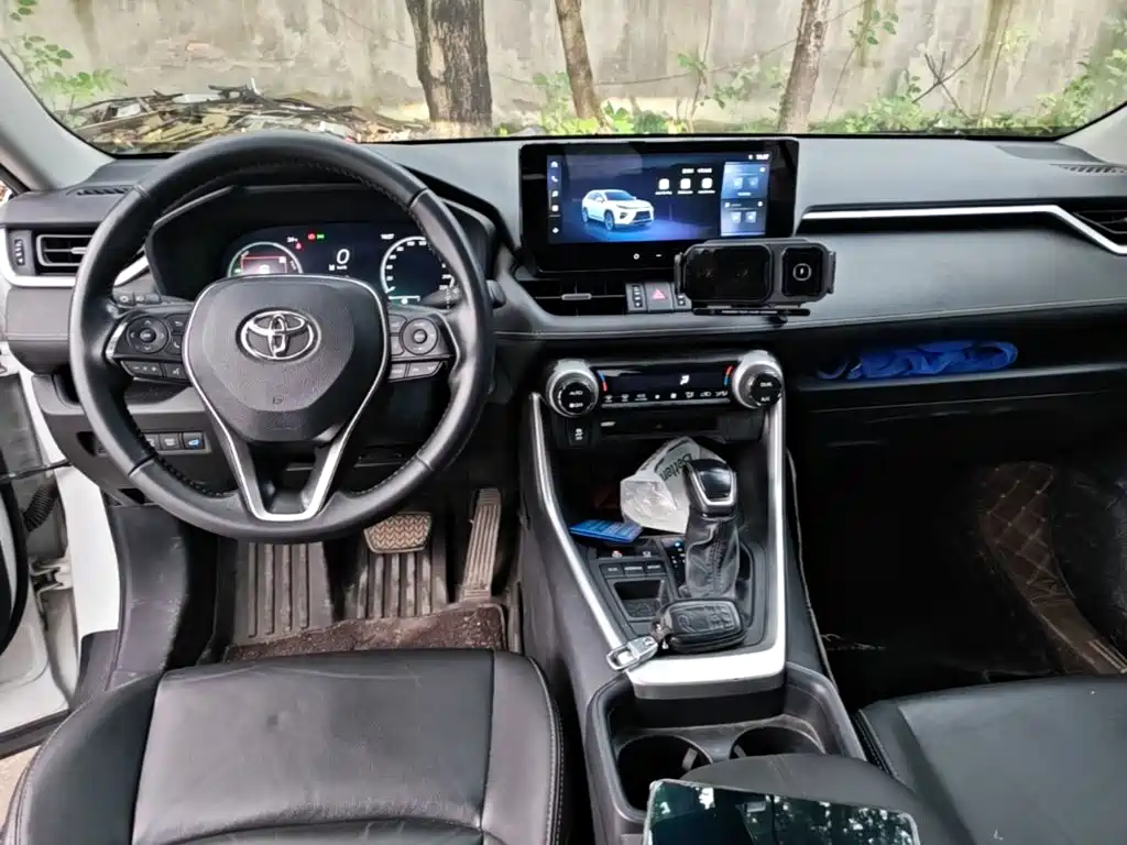 Toyota Wildlander — фото 10