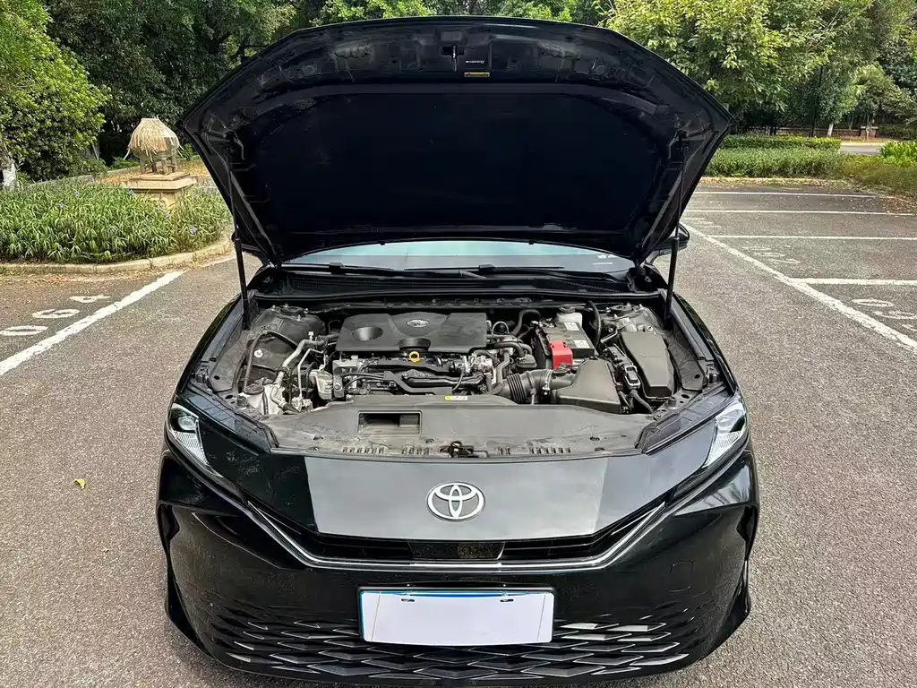 Toyota Camry — фото 13