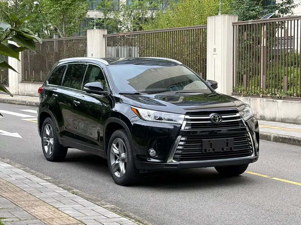 Toyota Highlander — фото 4