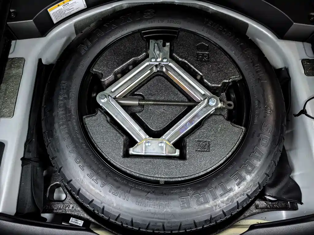 Toyota RAV4 — фото 18