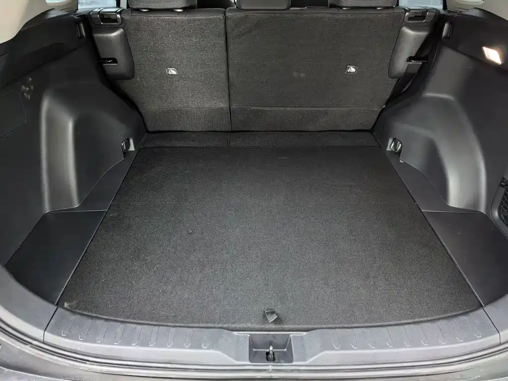 Toyota RAV4 — фото 19