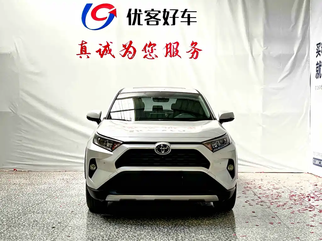 Toyota RAV4 — фото 2