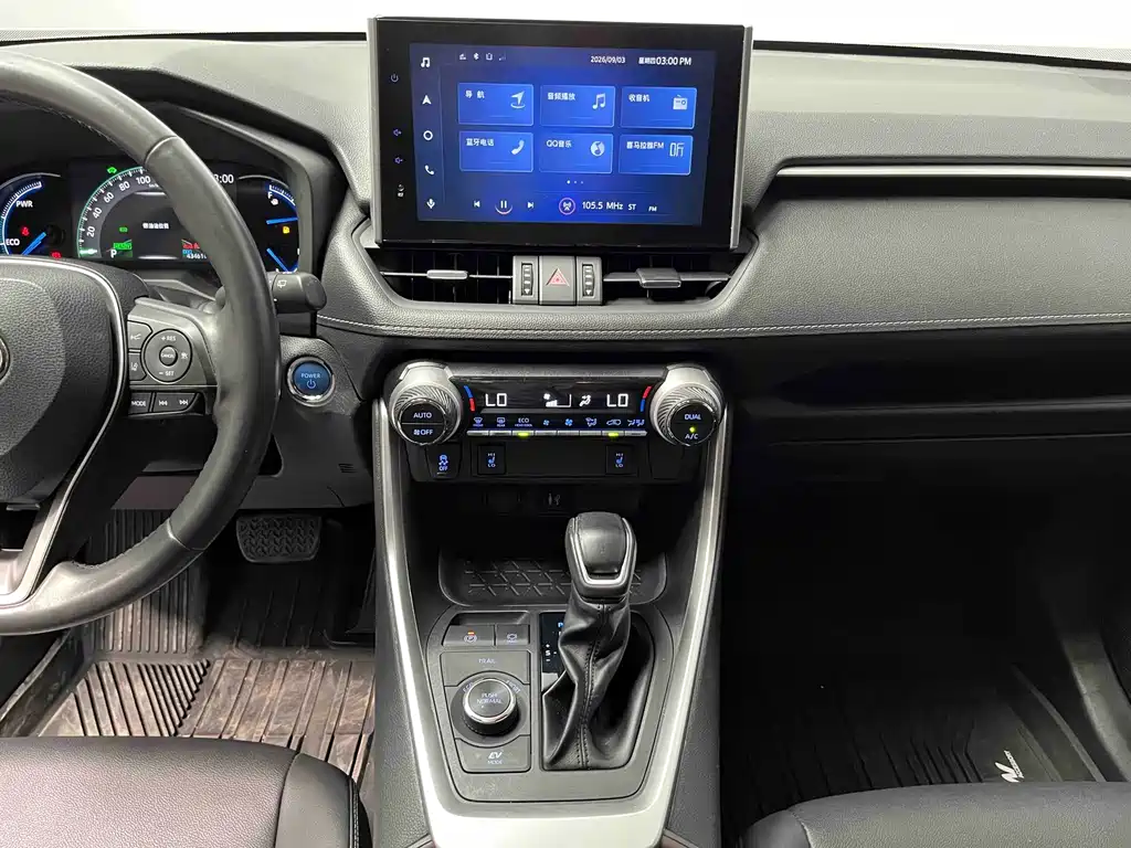 Toyota RAV4 — фото 11
