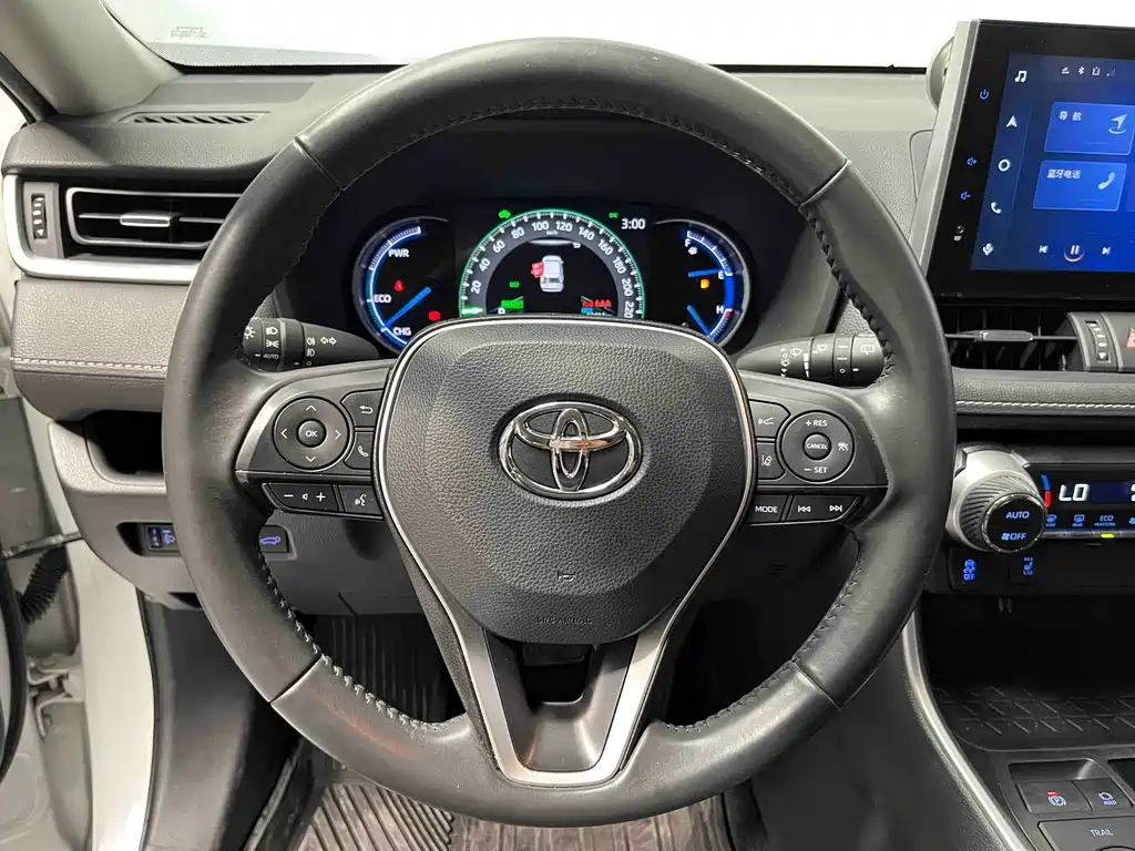 Toyota RAV4 — фото 8