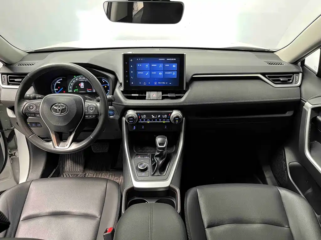 Toyota RAV4 — фото 10
