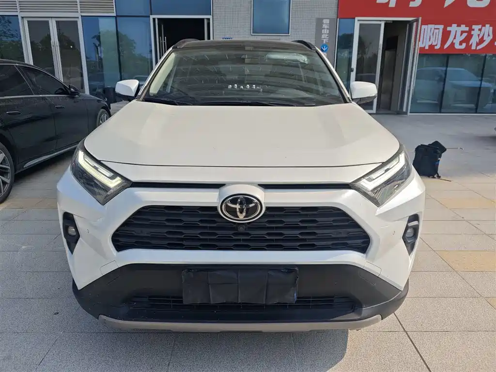 Toyota RAV4 — фото 3