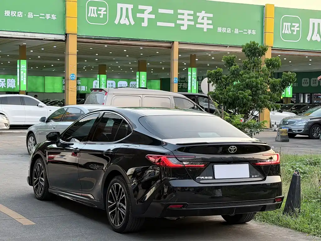 Toyota Camry — фото 13