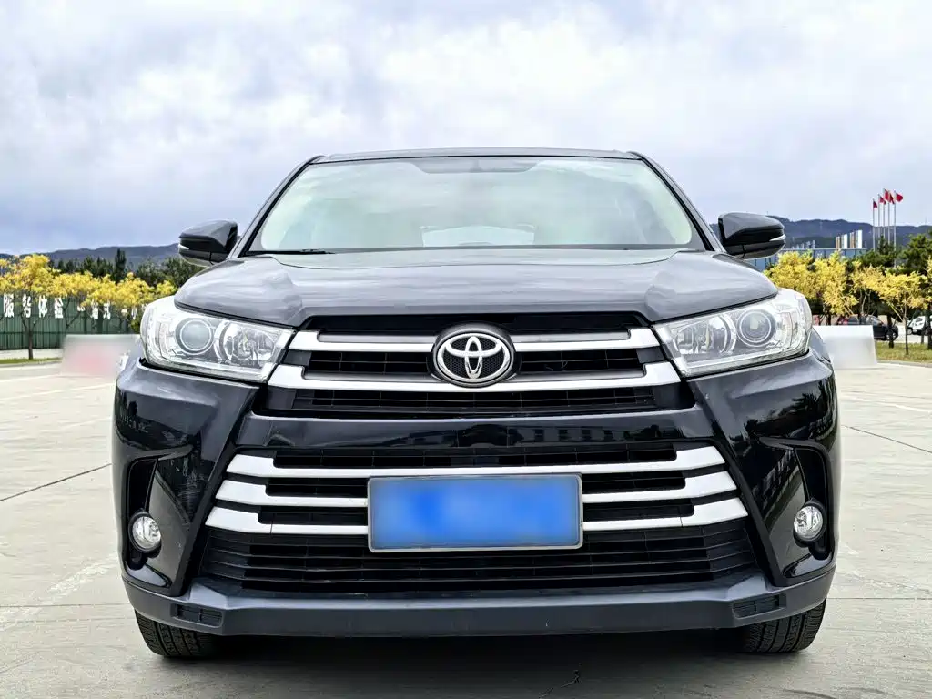 Toyota Highlander — фото 6