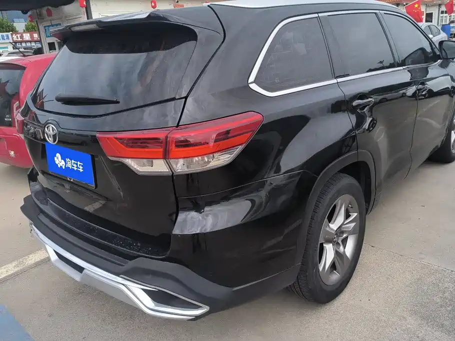 Toyota Highlander — фото 3