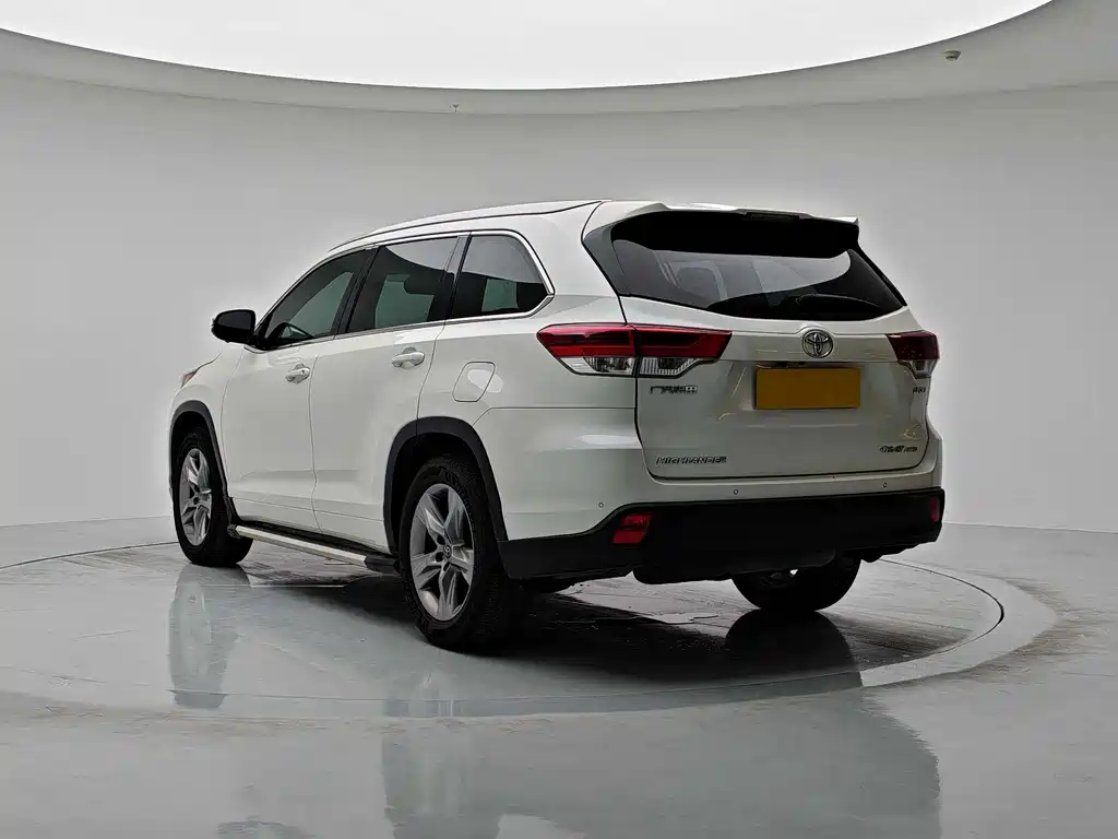 Toyota Highlander — фото 4