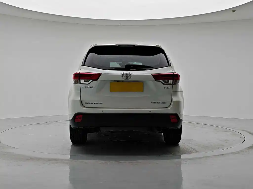 Toyota Highlander — фото 5