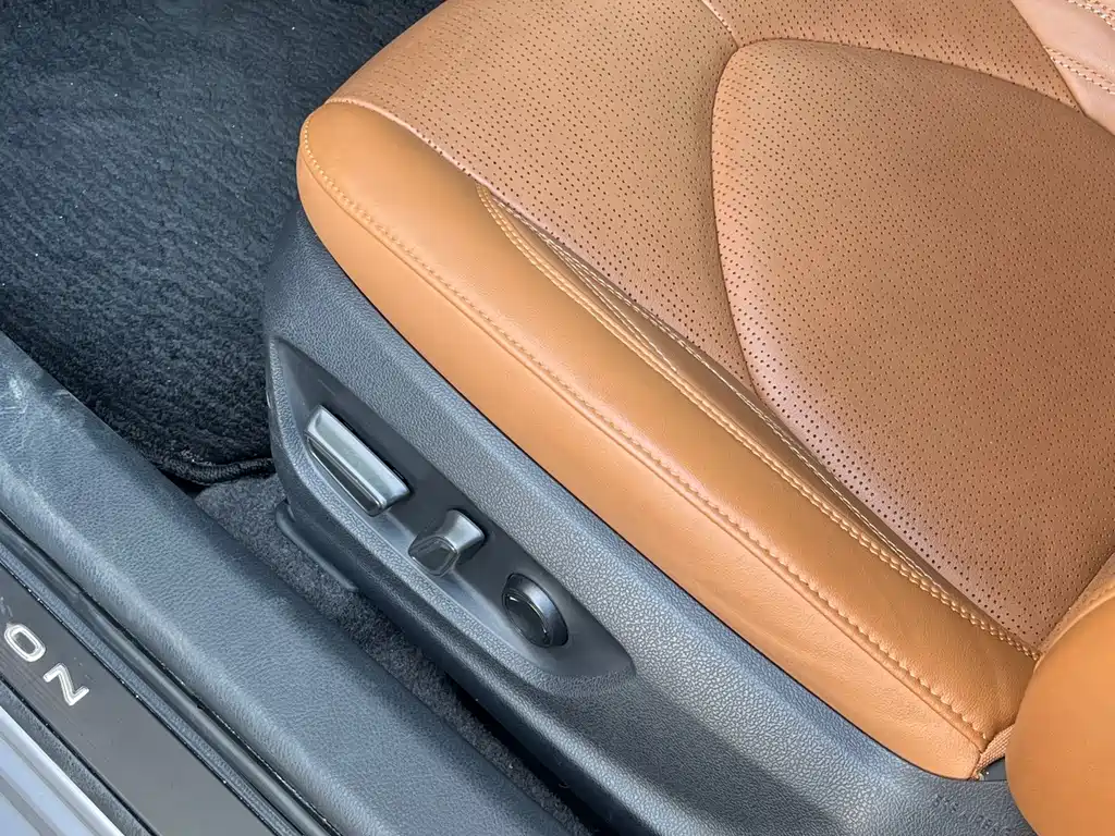 Toyota Avalon — фото 17