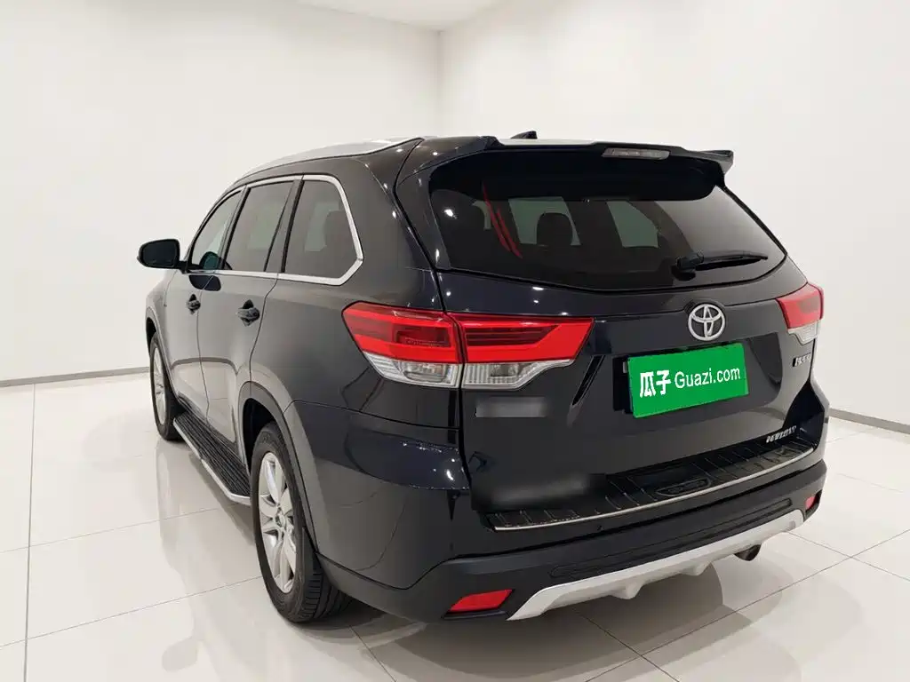 Toyota Highlander — фото 5