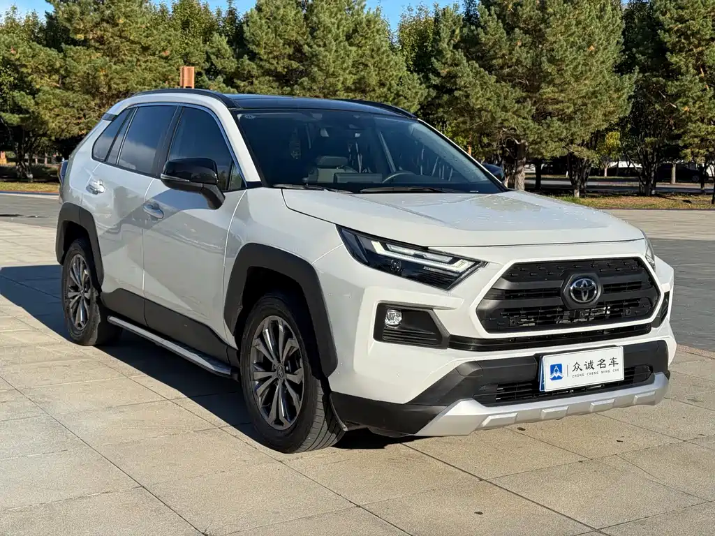 Toyota RAV4 — фото 2