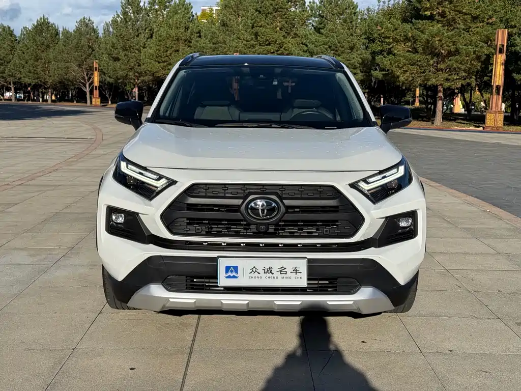 Toyota RAV4 — фото 3