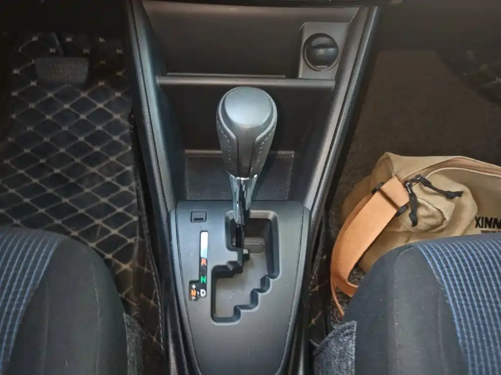 Toyota Yaris L — фото 14