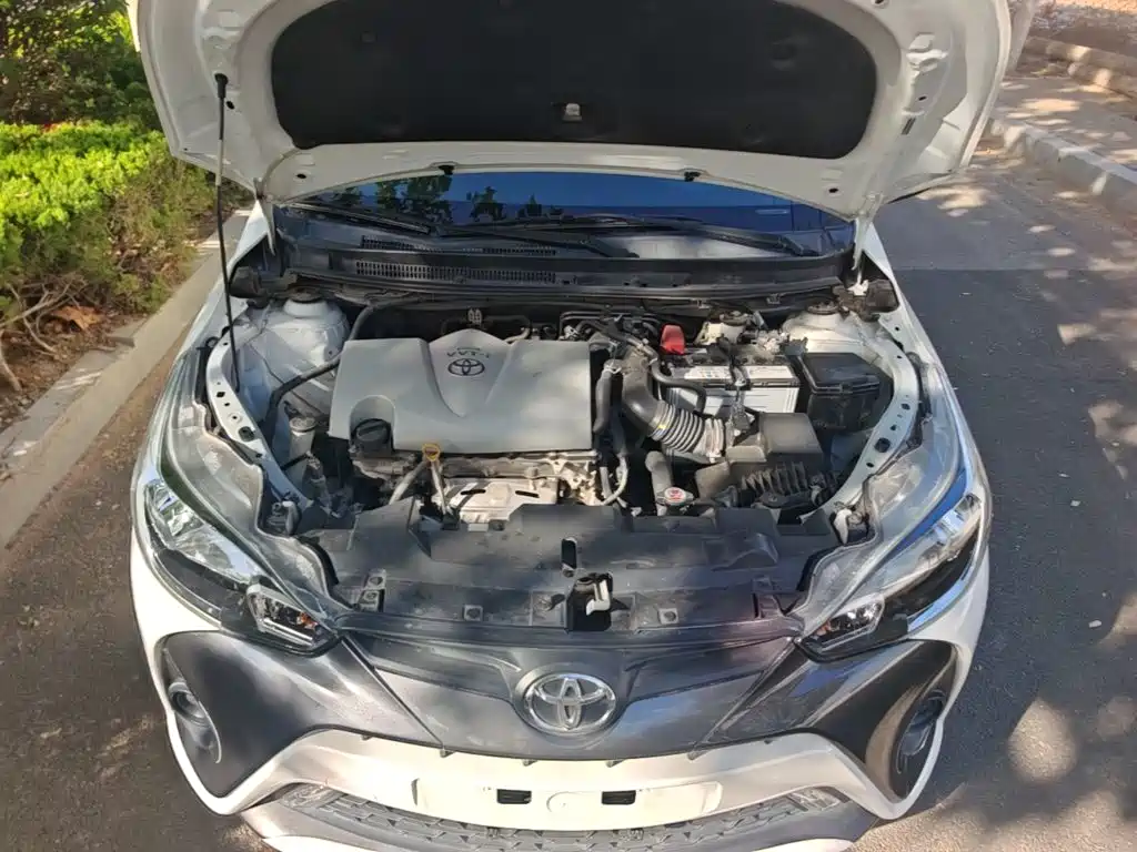 Toyota Yaris L — фото 20