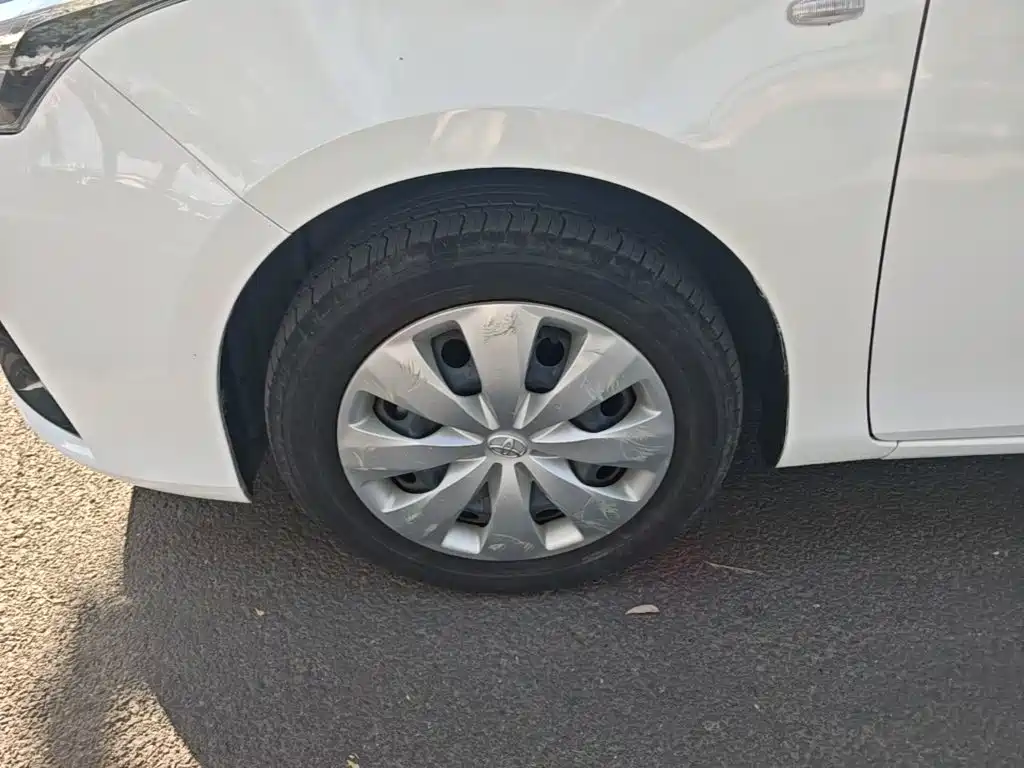 Toyota Yaris L — фото 23