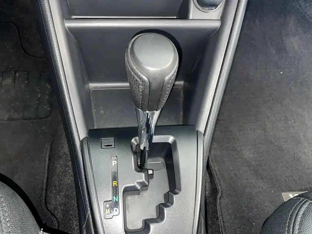 Toyota Yaris L — фото 7