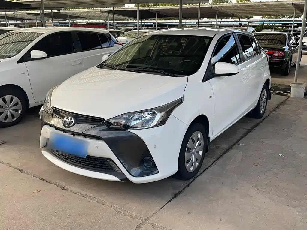 Toyota Yaris L — фото 2