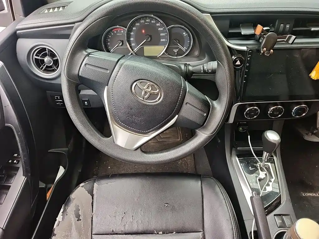 Toyota Corolla — фото 3