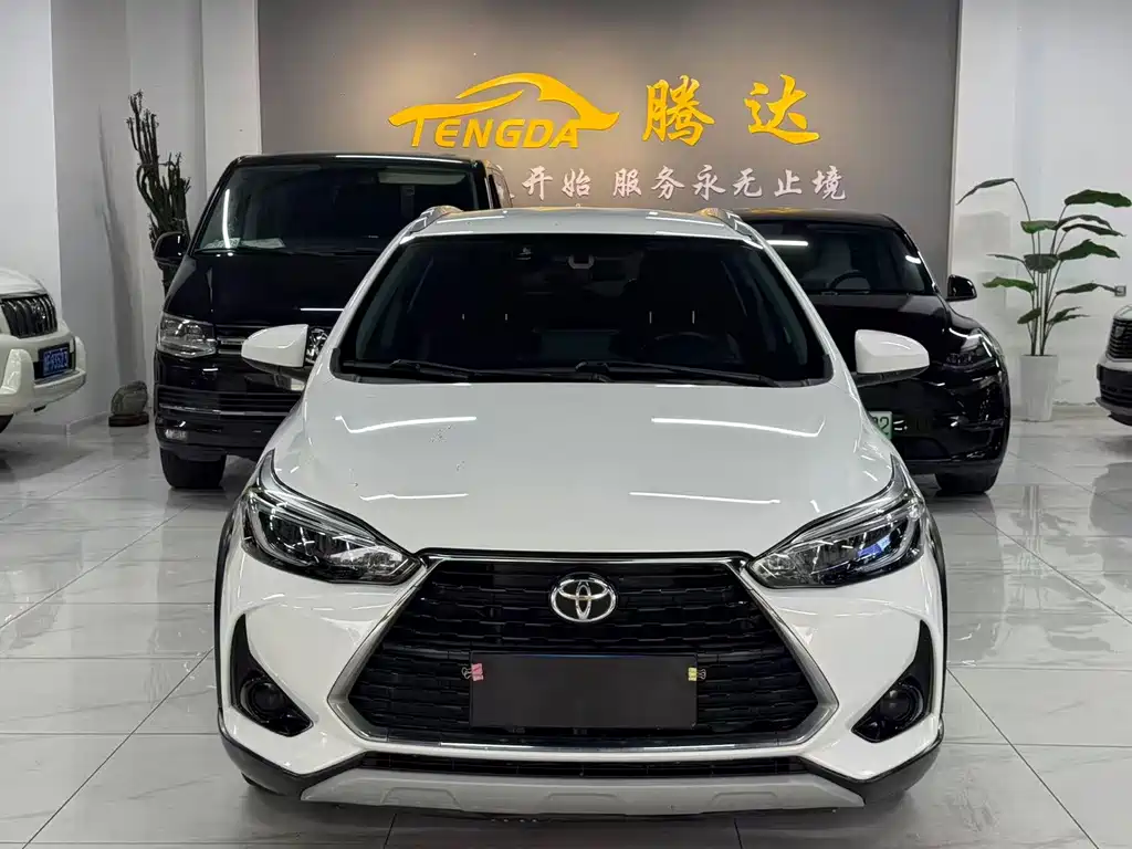 Toyota Yaris L — фото 2