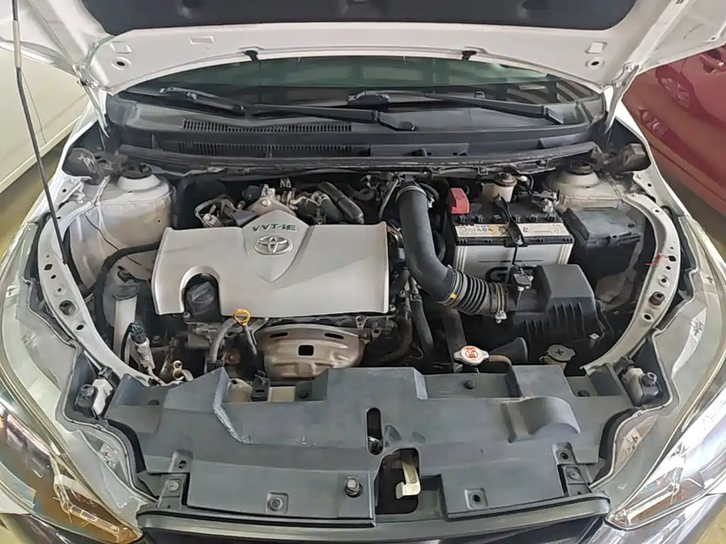 Toyota Yaris L — фото 20