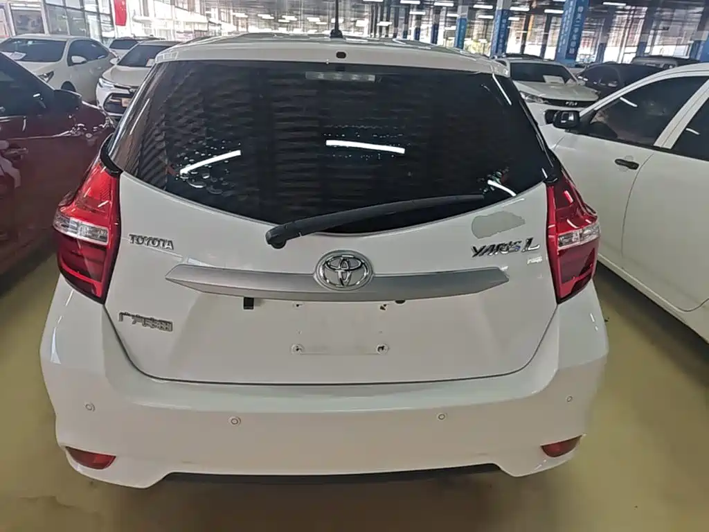 Toyota Yaris L — фото 6