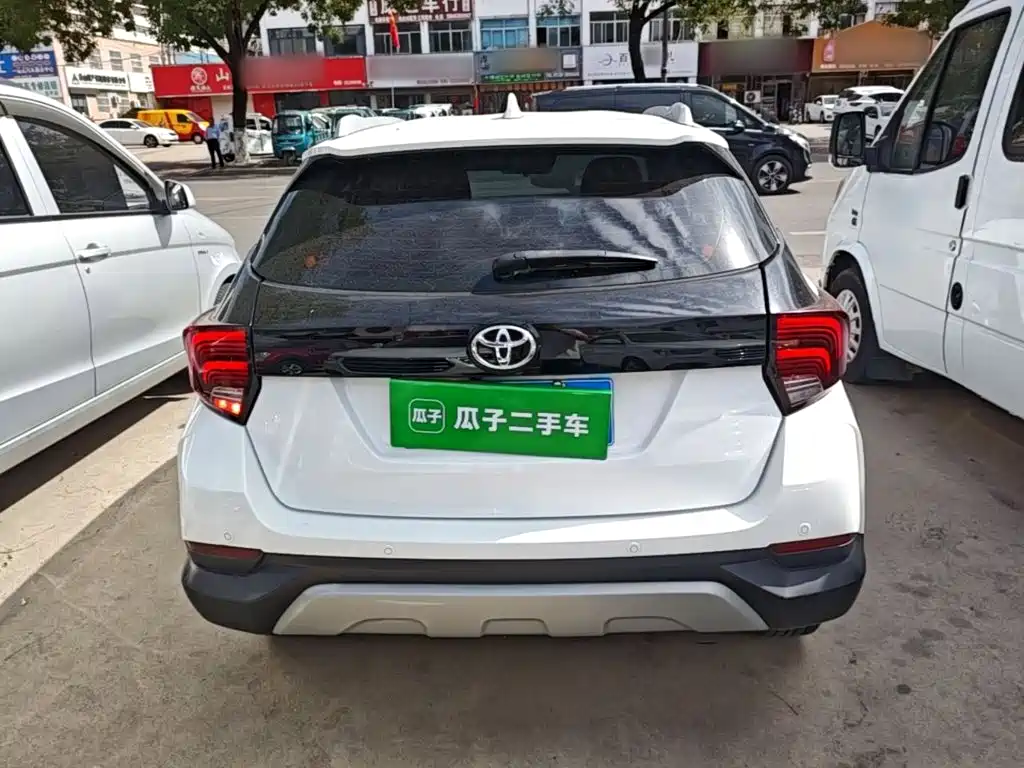 Toyota Yaris L — фото 6