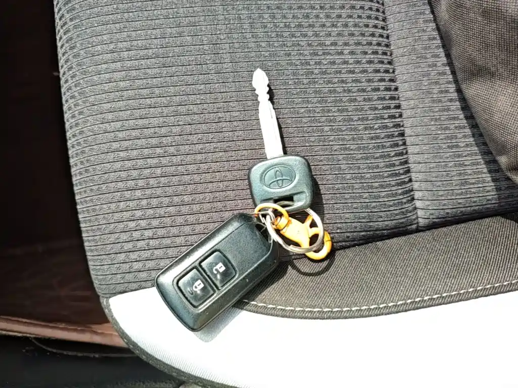Toyota Yaris L — фото 9
