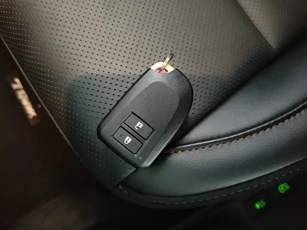 Toyota Yaris L — фото 9
