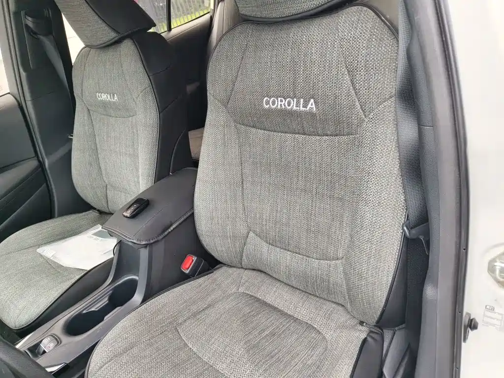 Toyota Corolla — фото 11