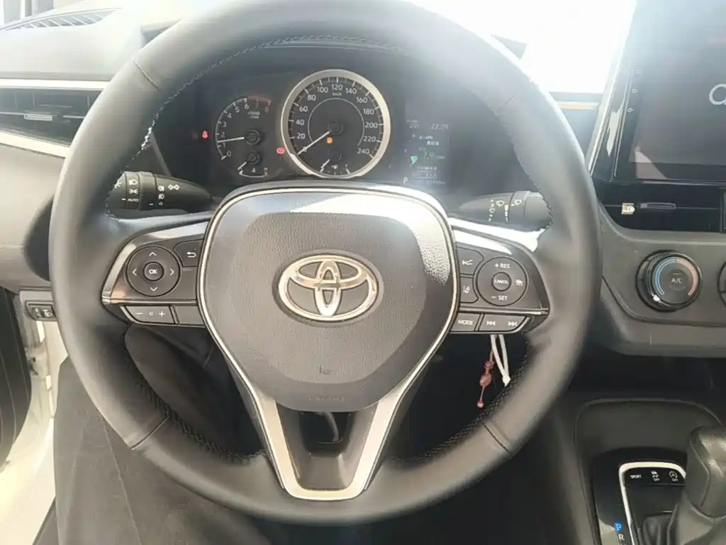 Toyota Corolla — фото 11