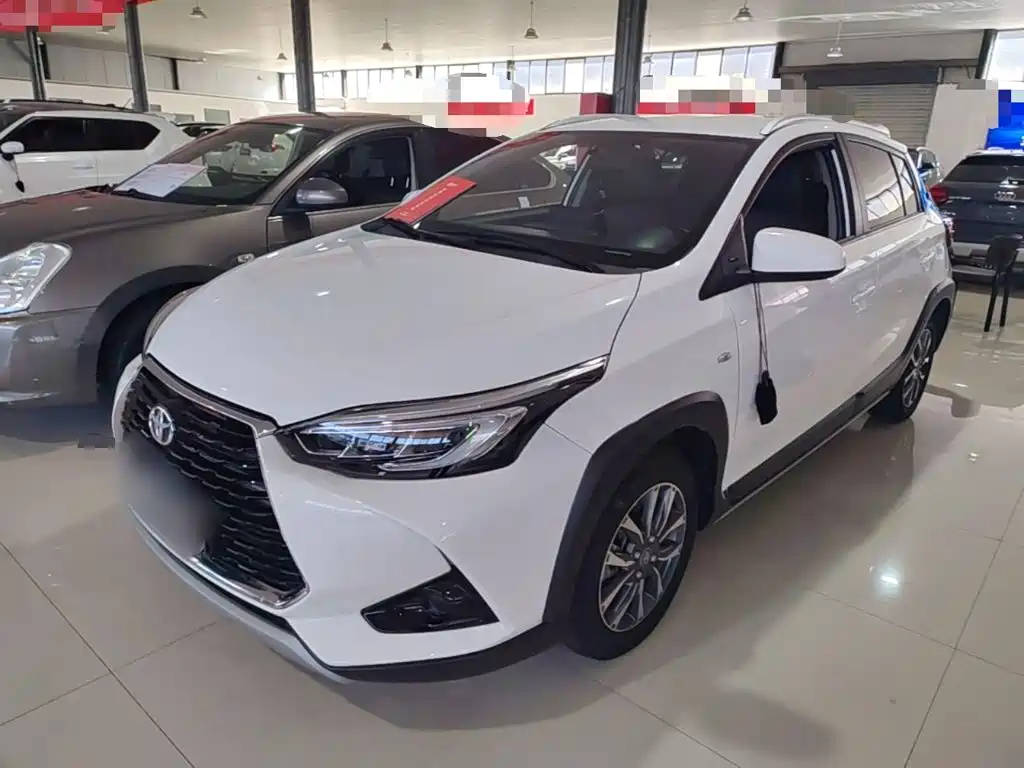 Toyota Yaris L — фото 2