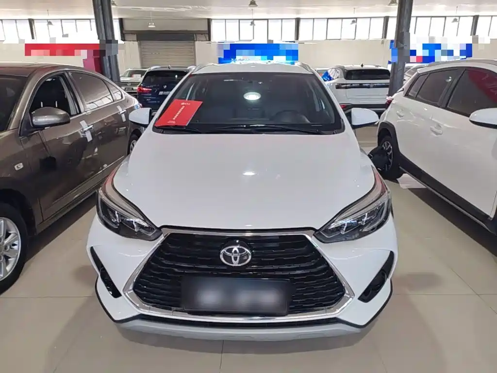 Toyota Yaris L — фото 3
