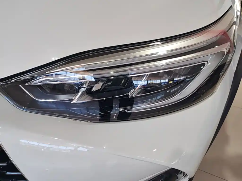 Toyota Yaris L — фото 24