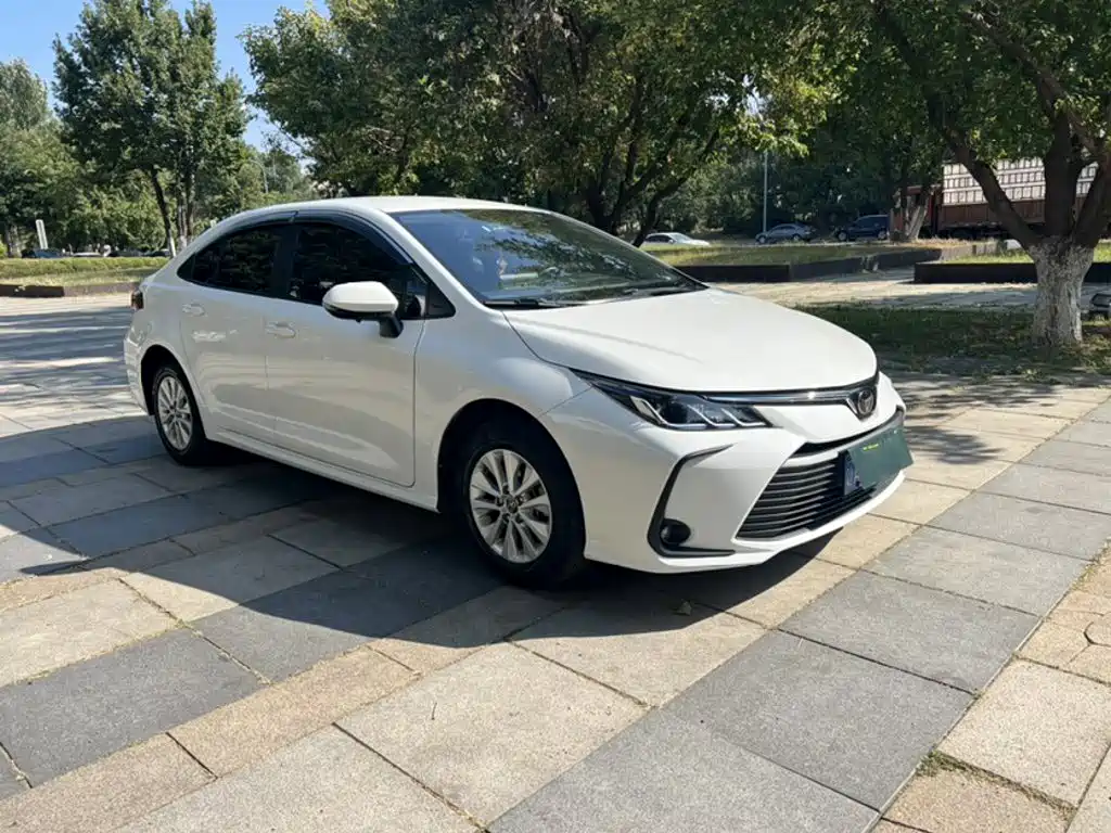 Toyota Corolla — фото 5