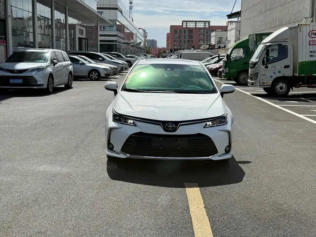 Toyota Corolla — фото 2